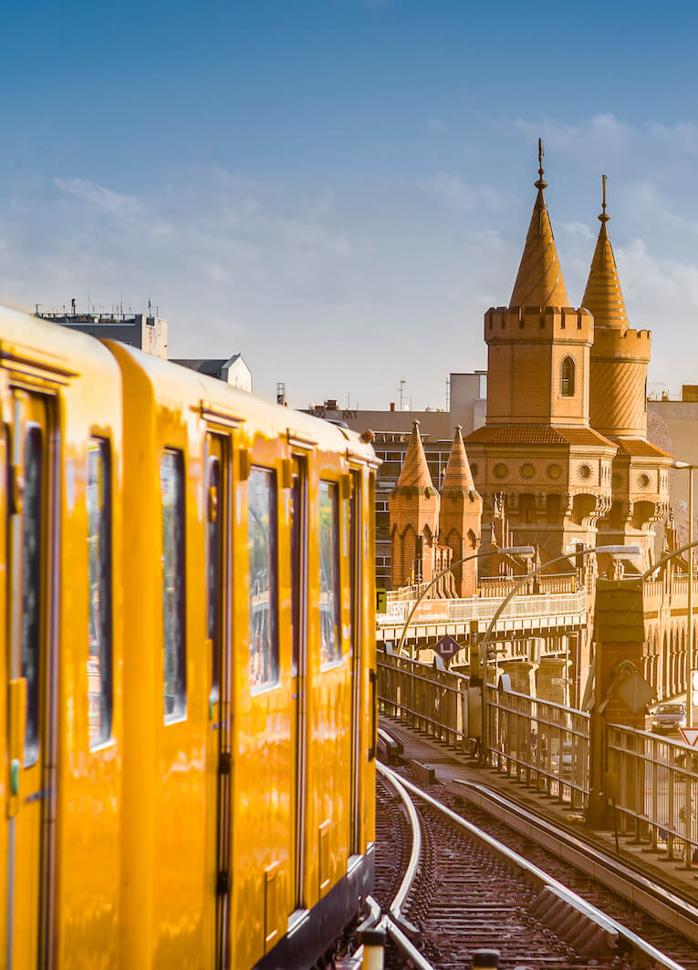 Berliner U-Bahn auf der Oberbaumbrücke