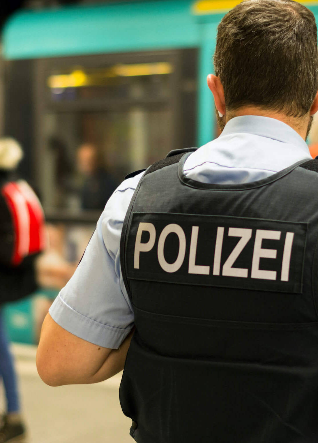 Maskenkontrolle bei der VGF durch die Polizei.