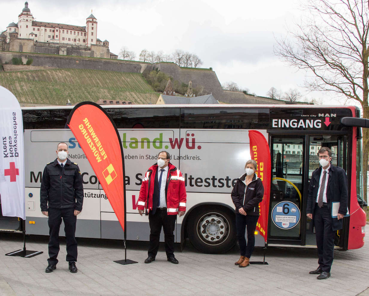 Corona-Schnelltest-Bus in Würzburg