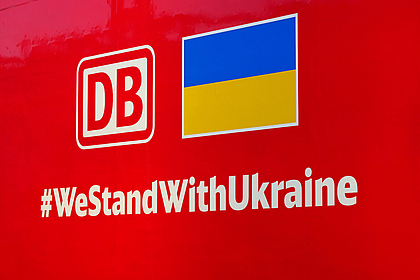DB zeigt auf ihren Zügen Solidarität mit der Ukraine